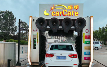 綜合性服務(wù)加油場站常態(tài)化！加油超30L免費(fèi)洗車，山東日照中石油carCare咔咔配置龍門往復(fù)式電腦洗車機(jī)